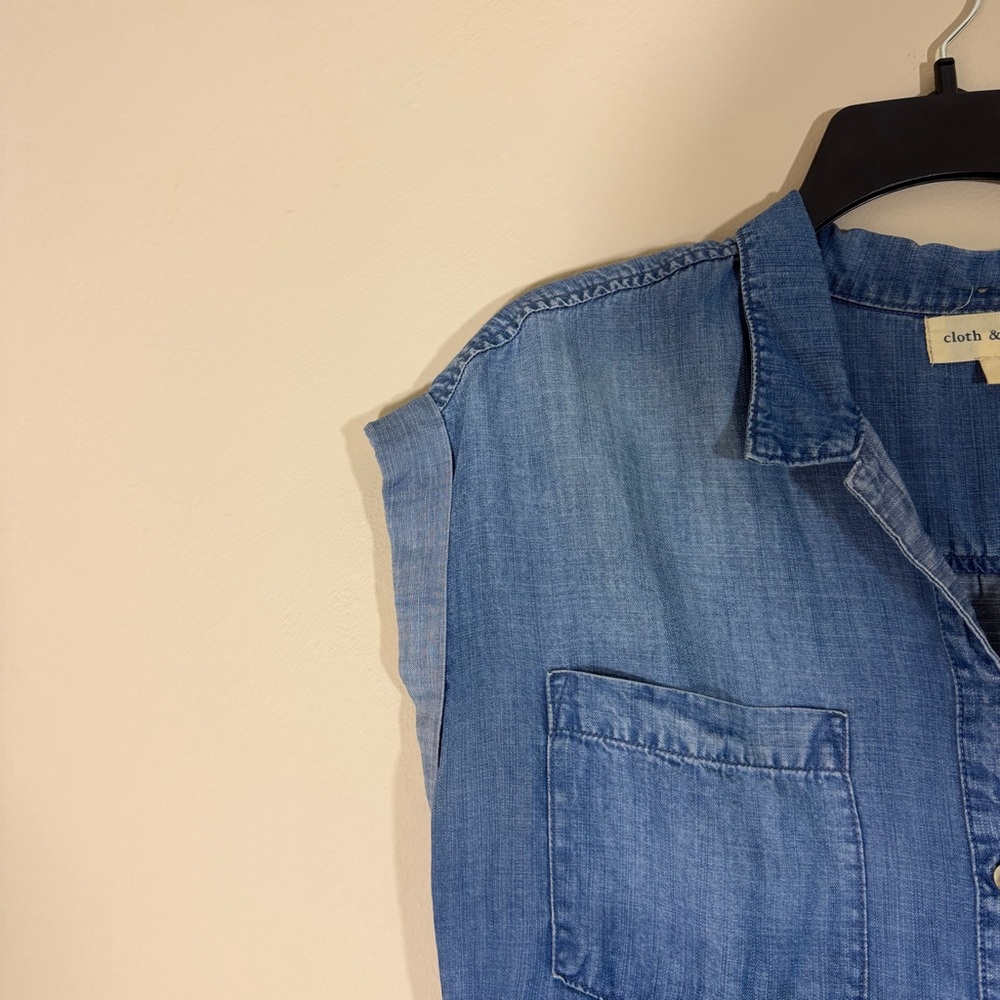 Cloth & Stone Chambray Cap Sleeve Shirt Top Size Small Button Up Chest Pockets - Picture 4 of 9